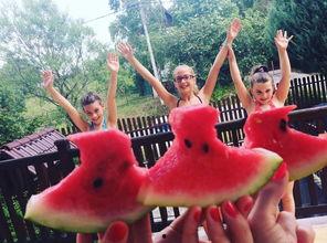 瓜哥吃瓜奇葩滑梯,揭秘瓜哥吃瓜奇葩滑梯背后的故事