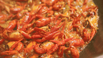 吃小龙虾吃瓜吗,双重享受的夏日狂欢