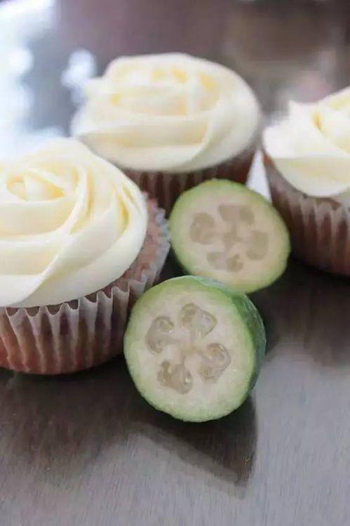 吃瓜专业户照片,照片中的趣味人生瞬间