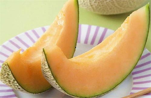 天气冷吃哈密瓜的好处,寒冷天气中享受哈密瓜的甜蜜滋养”