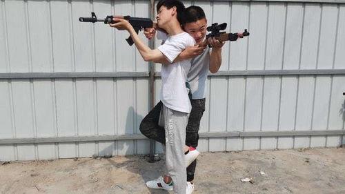 呆瓜玩吃鸡跳舞,欢乐无限